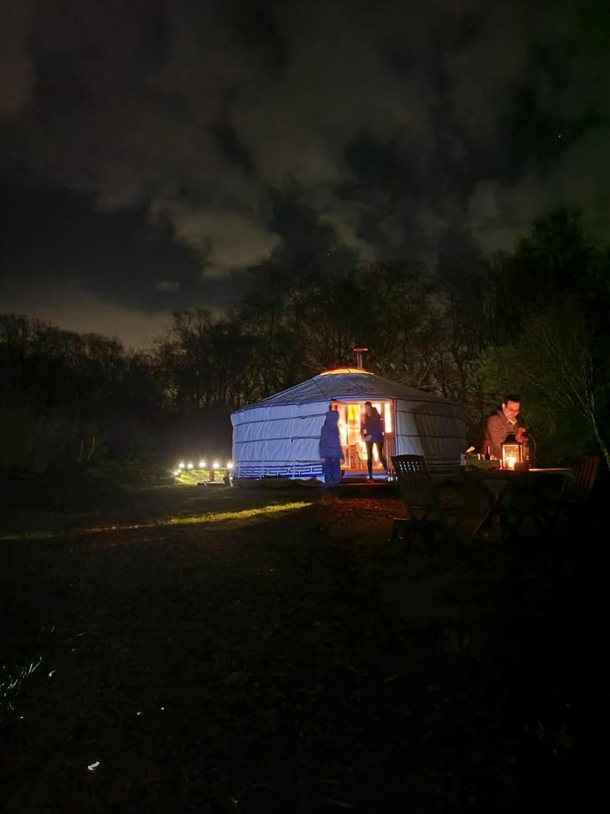 Gilfach Gower Farm Luxury Yurt With Hot Tub Hotel Аманфорд Екстериор снимка