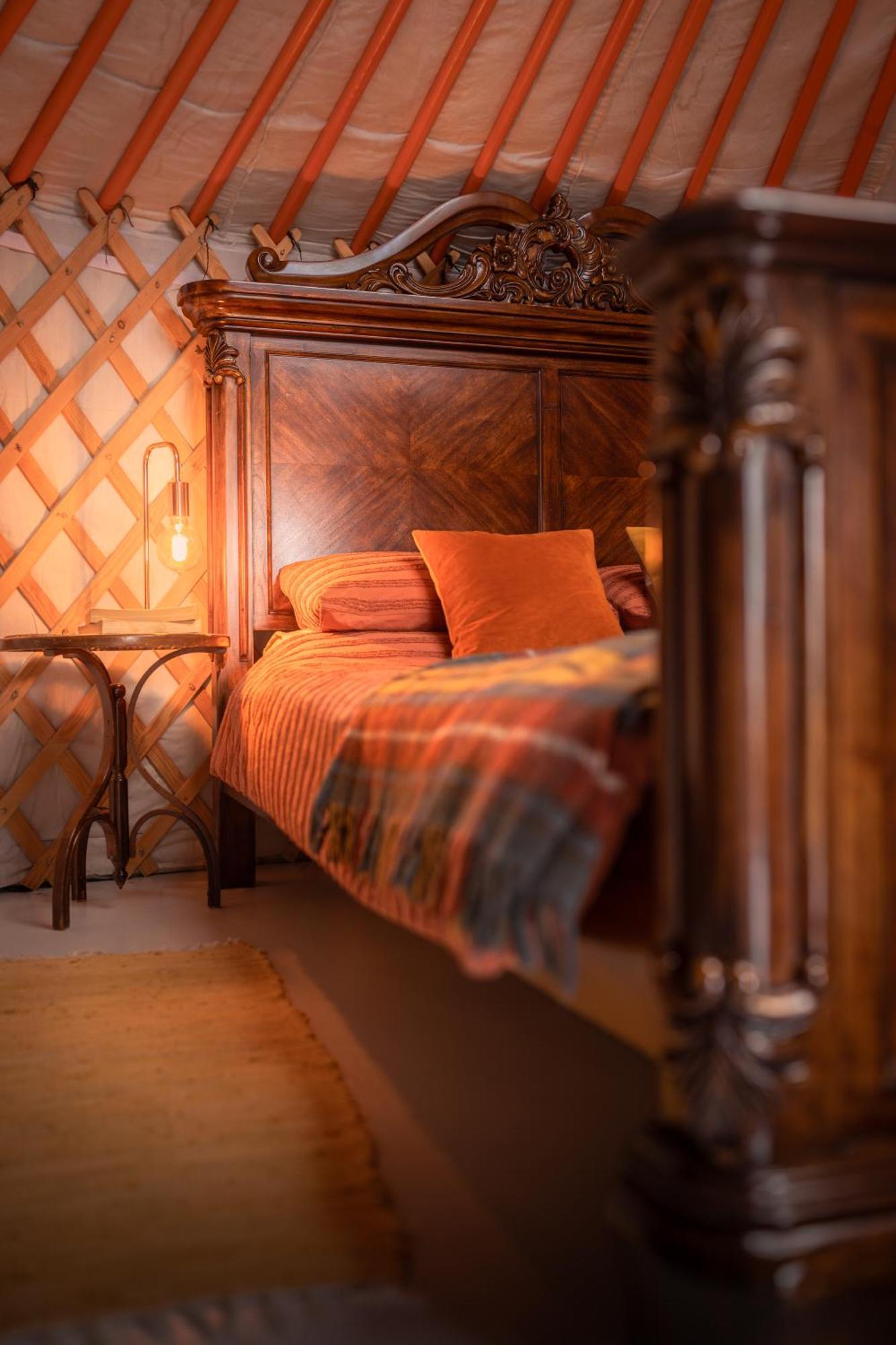 Gilfach Gower Farm Luxury Yurt With Hot Tub Hotel Аманфорд Екстериор снимка