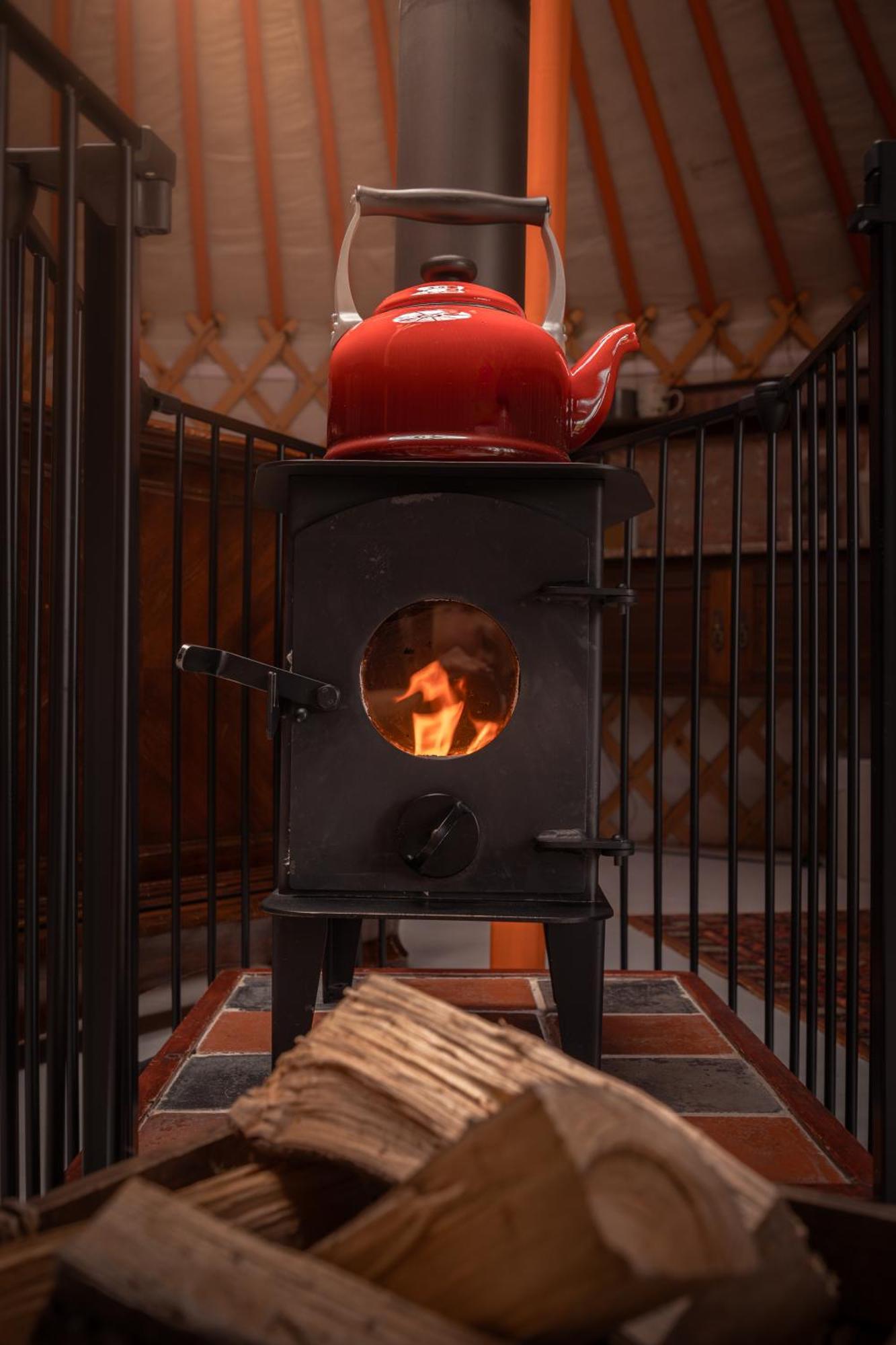 Gilfach Gower Farm Luxury Yurt With Hot Tub Hotel Аманфорд Екстериор снимка